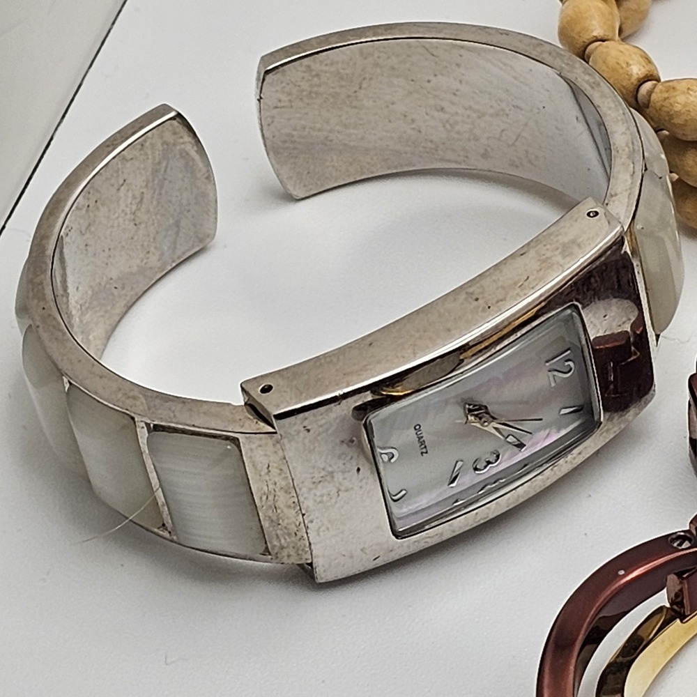Avon Lot of 10 Various Women's Fashion Watches Stainless Steel Backs - Picture 8 of 8